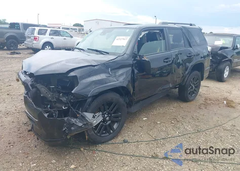 2021 Toyota 4Runner Nightshade Special Edition z USA, uszkodzony, nr VIN JTEJU5JR4M5837745